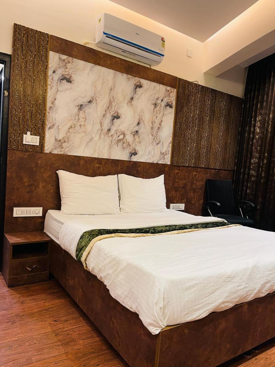 The Taaj Comforts Bangalore Exterior photo